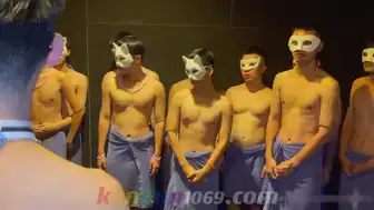 FB-0008 30名青年被抽干