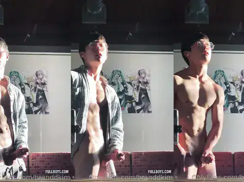 Handsome young Korean men are masturbating – FullBoys.com