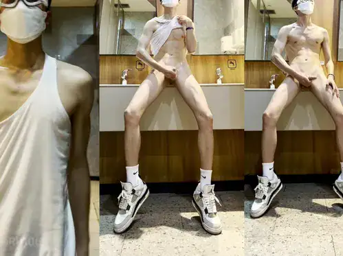 小竖条 反差体育生公厕撸屌喷射